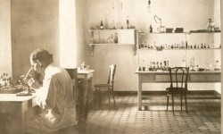 Фотография. Зубоврачебный кабинет Ставропольской психиатрической больницы. 1939 г. Из фотоальбома главного врача А.Я. Доршта 1939 г.